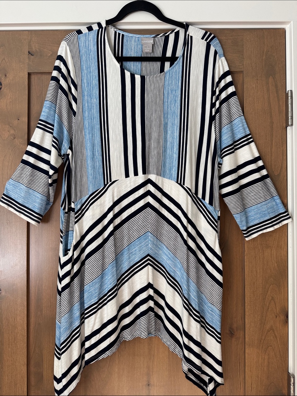 Chico’s Asymmetrical Striped Knit Tunic Top Womens 3/XL pockets Chevron coastal
